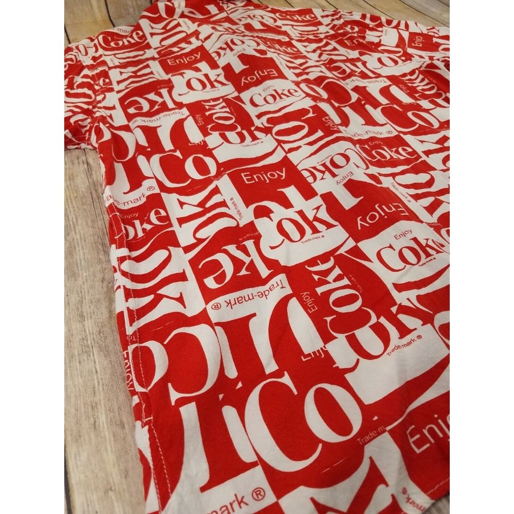 Vintage Re-Mastered Coca-Cola Men’s S/S Button Front Shirt Size M Red B83 - Picture 10 of 10